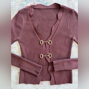 Commense Ribbed Knit Sweater in Rich Burgundy